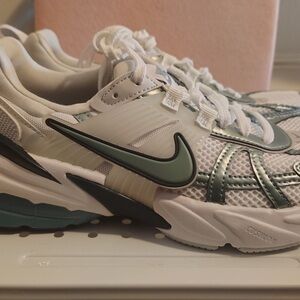 Nike White and Teal Athletic Shoes